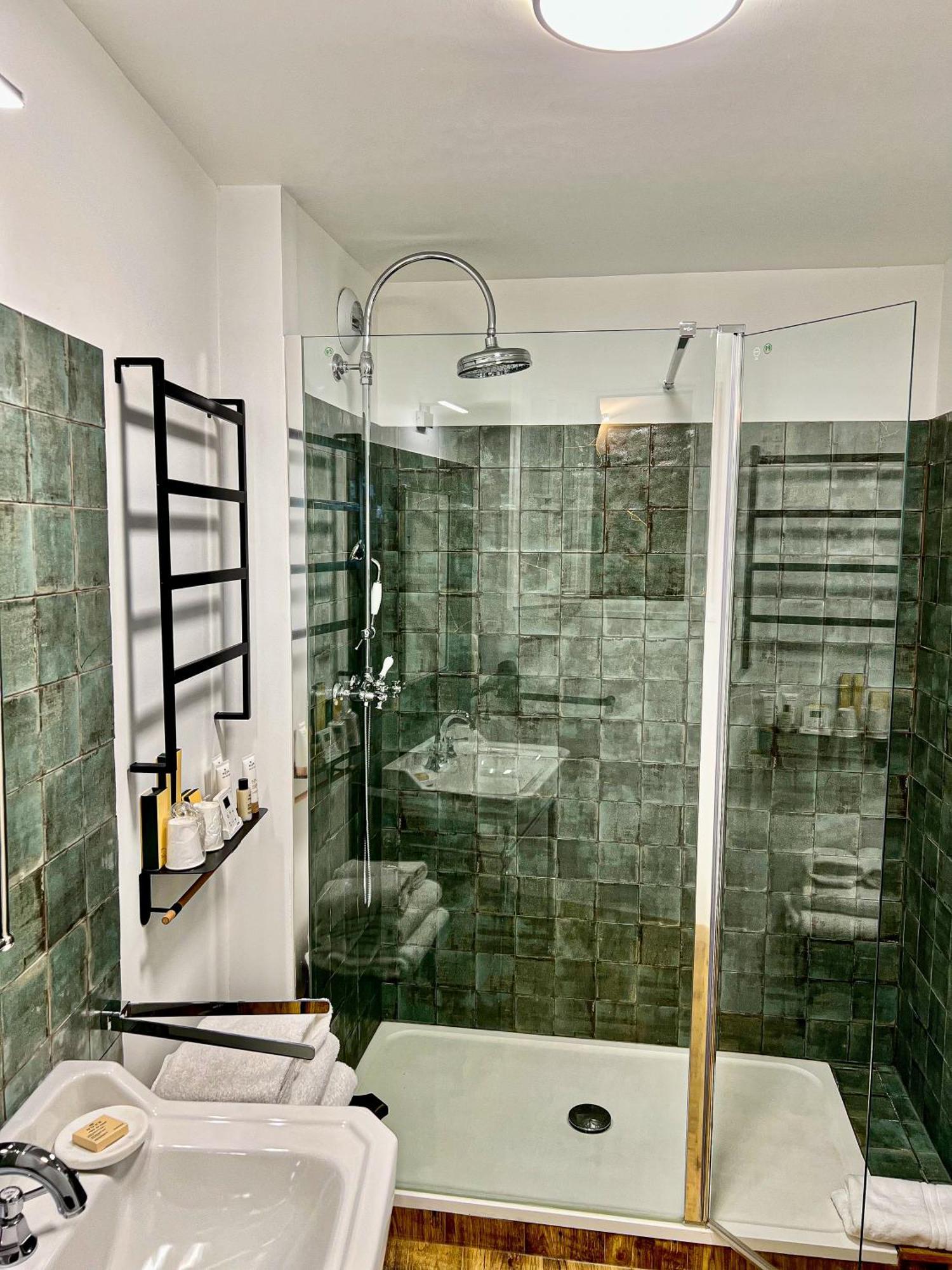 Hotel Des Basses Pyrenees - באיון מראה חיצוני תמונה
