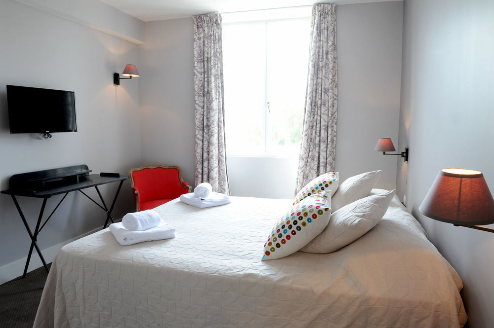 Hotel Des Basses Pyrenees - באיון מראה חיצוני תמונה