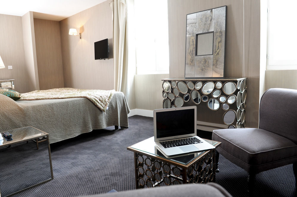 Hotel Des Basses Pyrenees - באיון מראה חיצוני תמונה